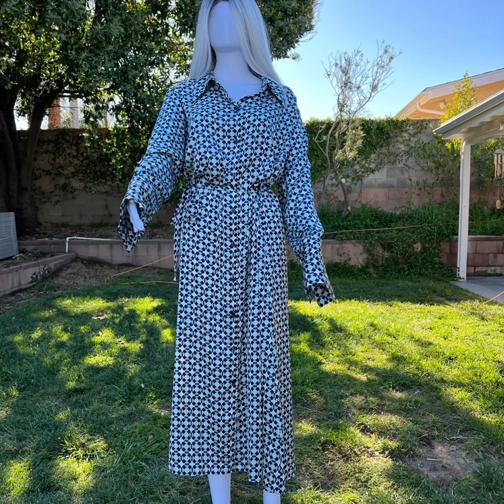 Dress - Picture 1 of 5